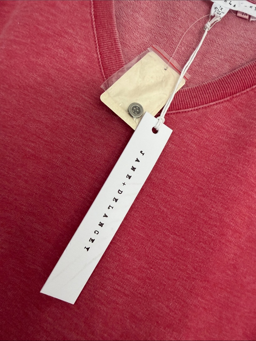 Jane Delancey Raspberry V-Neck Short Sleeve Shirt, size 1X NWT - Picture 3 of 8